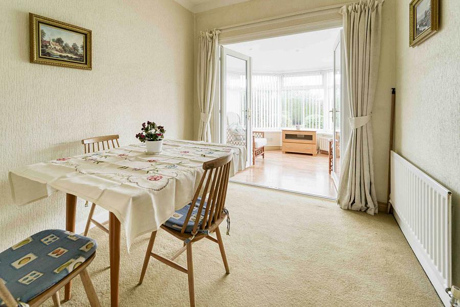 16 Thornleigh Close