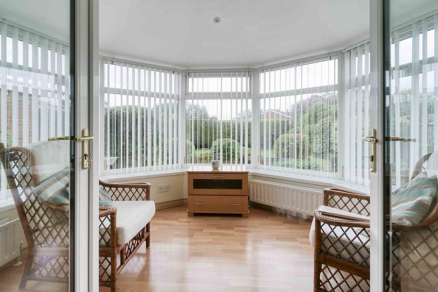 16 Thornleigh Close