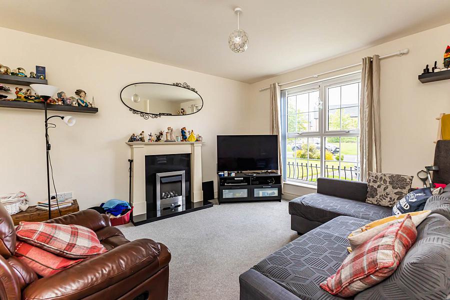 15 Meadow Green