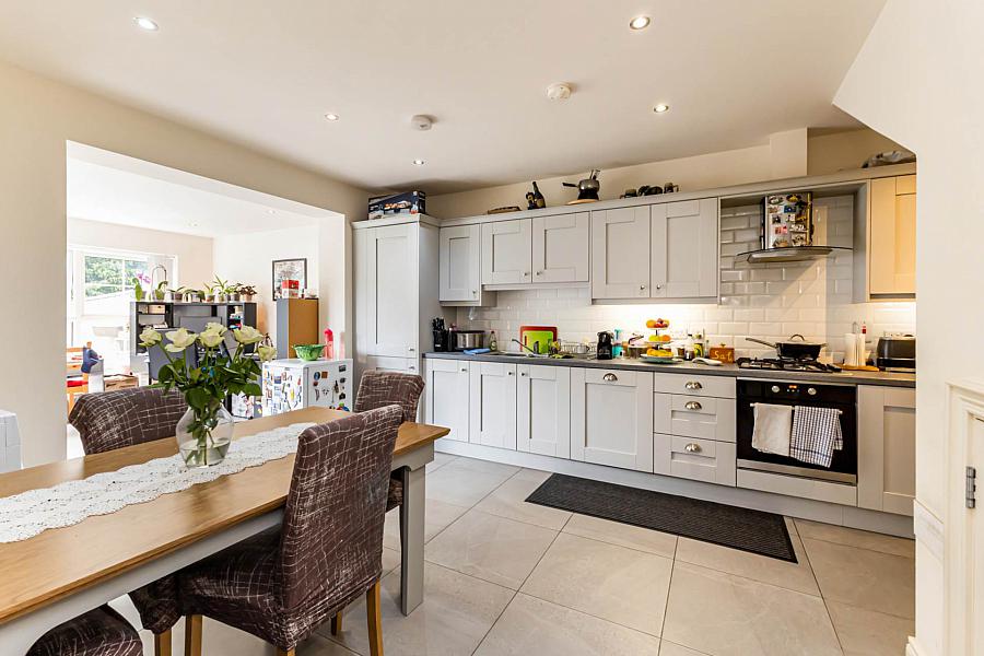 15 Meadow Green