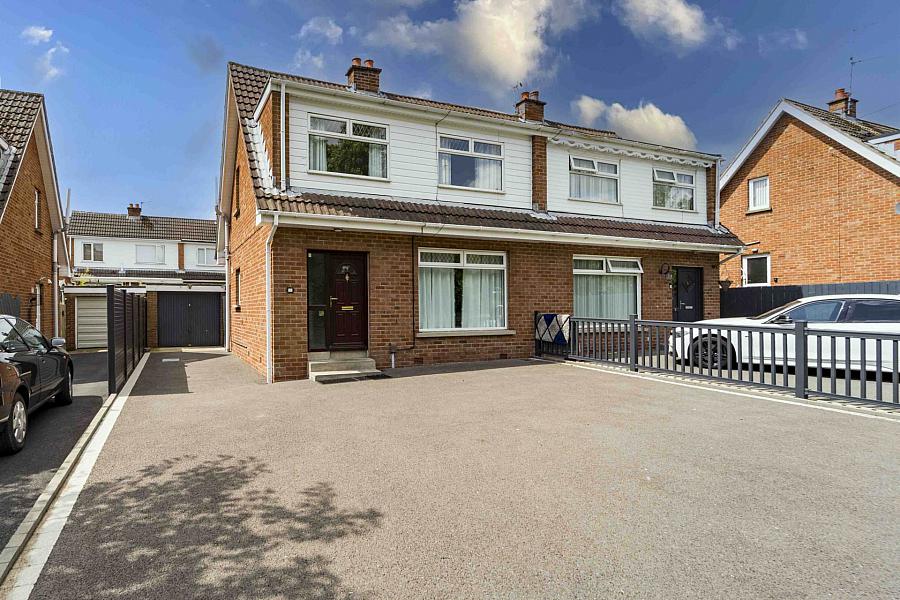 6 Cloverdale Crescent