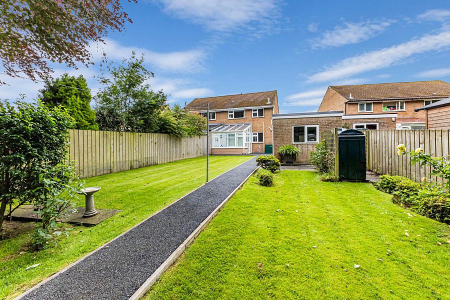 44 Woodview Crescent