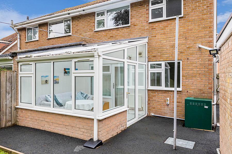 44 Woodview Crescent