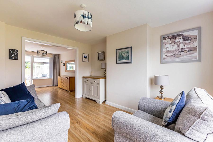 44 Woodview Crescent