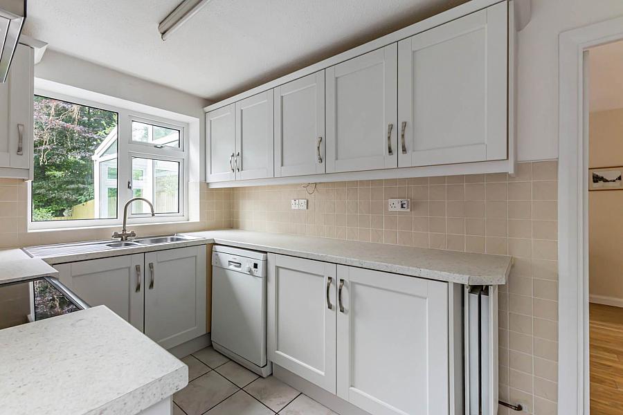 44 Woodview Crescent