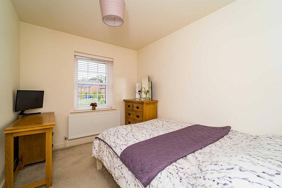 11 Meadow Green