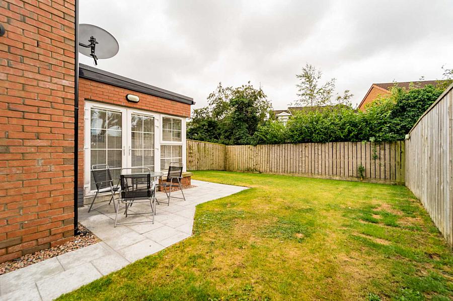 11 Meadow Green