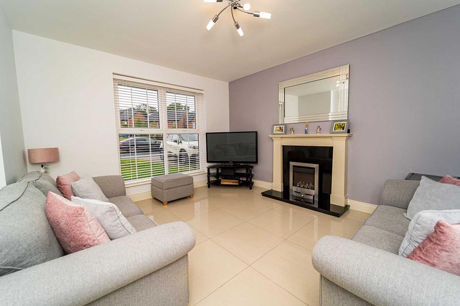 11 Meadow Green