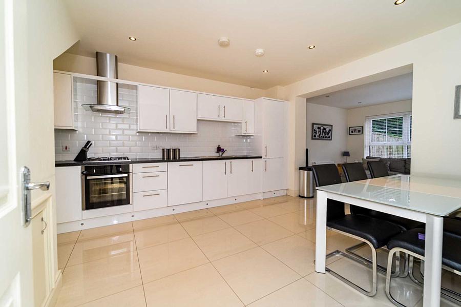 11 Meadow Green
