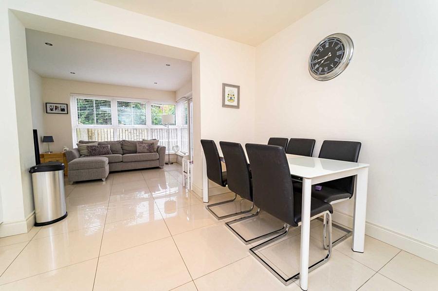 11 Meadow Green