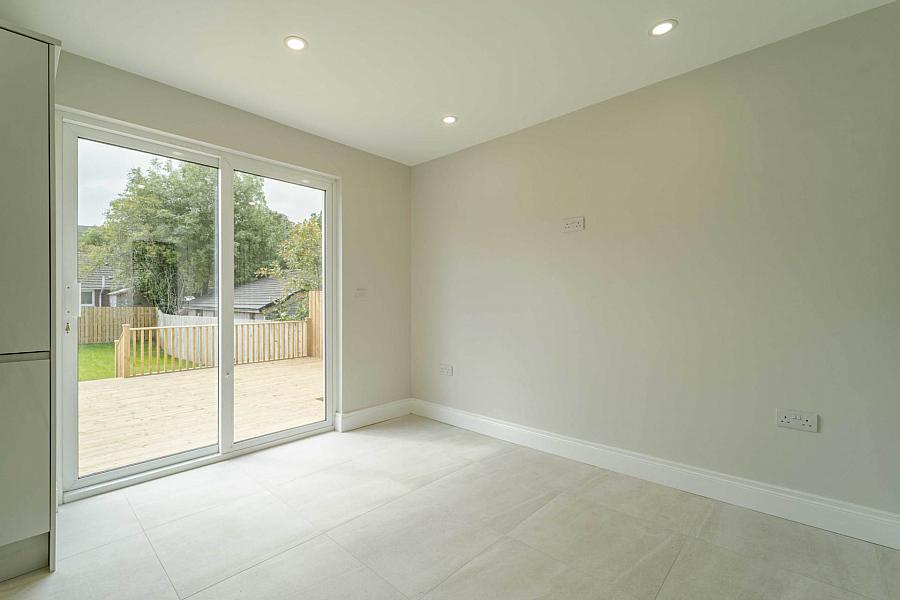 96 Moss Road
