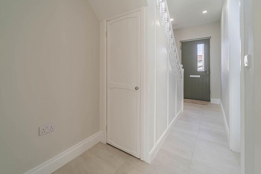 96 Moss Road