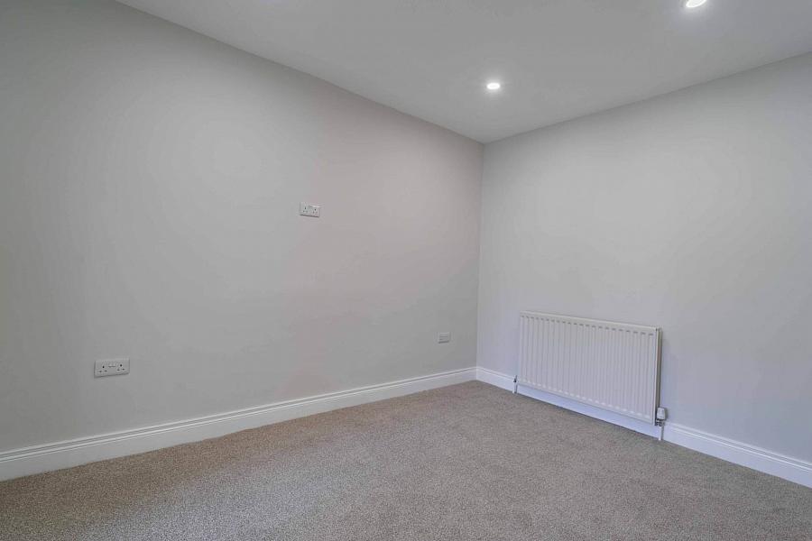 96 Moss Road