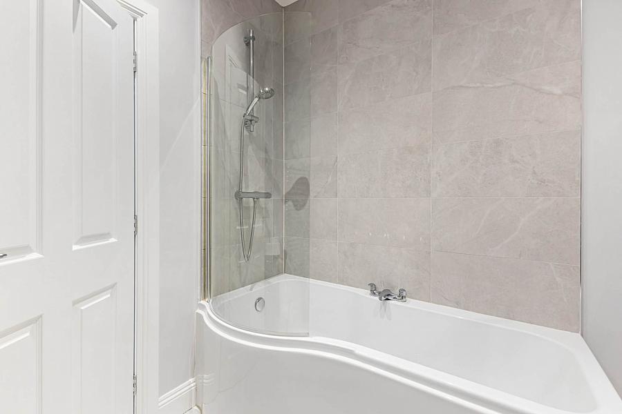 16 Sir Richard Wallace Crescent