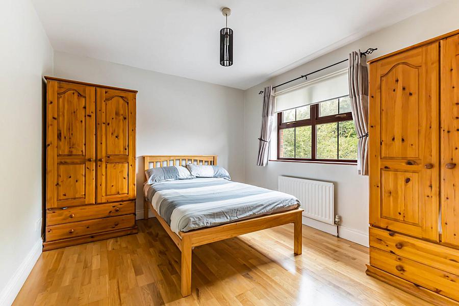 4 Church Glen