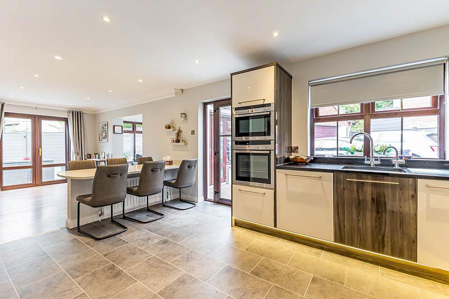 4 Church Glen