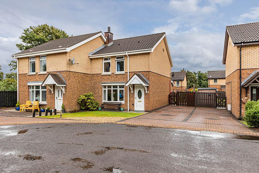 6 Glenmore Court
