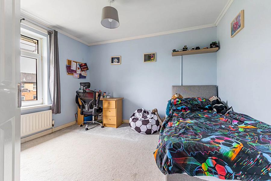 6 Glenmore Court