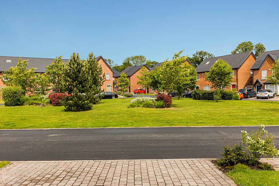 15 Meadow Green