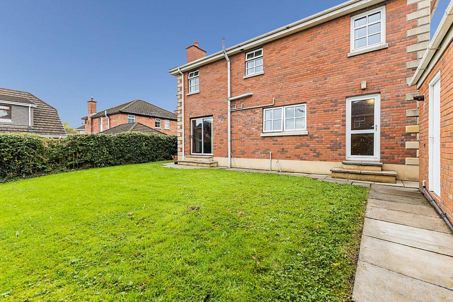 16 Magheralave Manor
