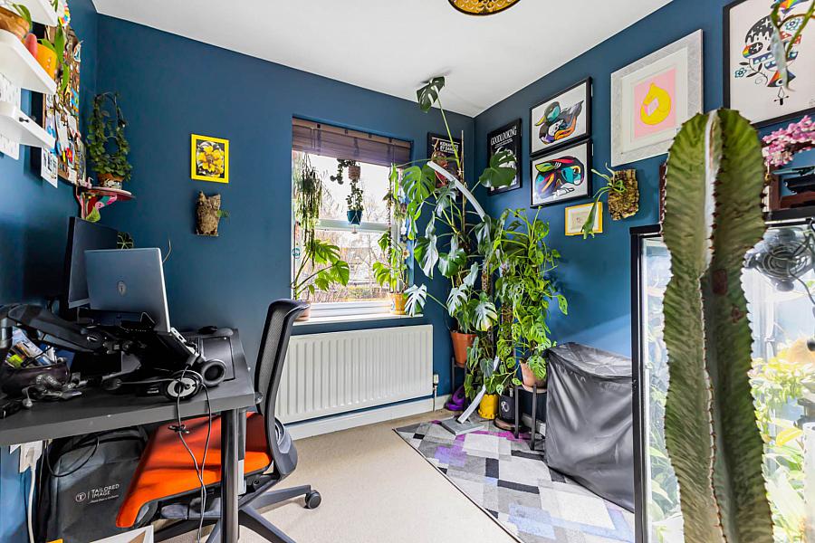 30 Lady Wallace Gardens