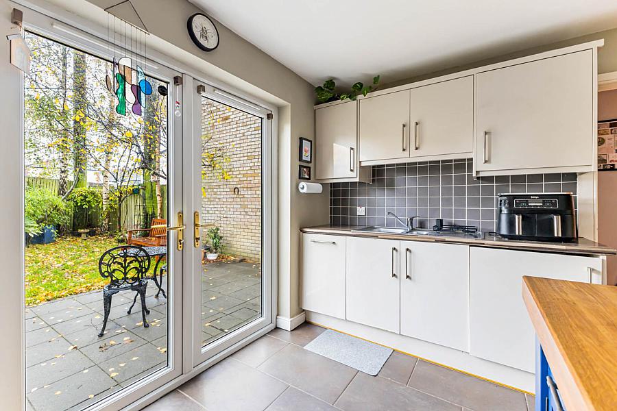 30 Lady Wallace Gardens