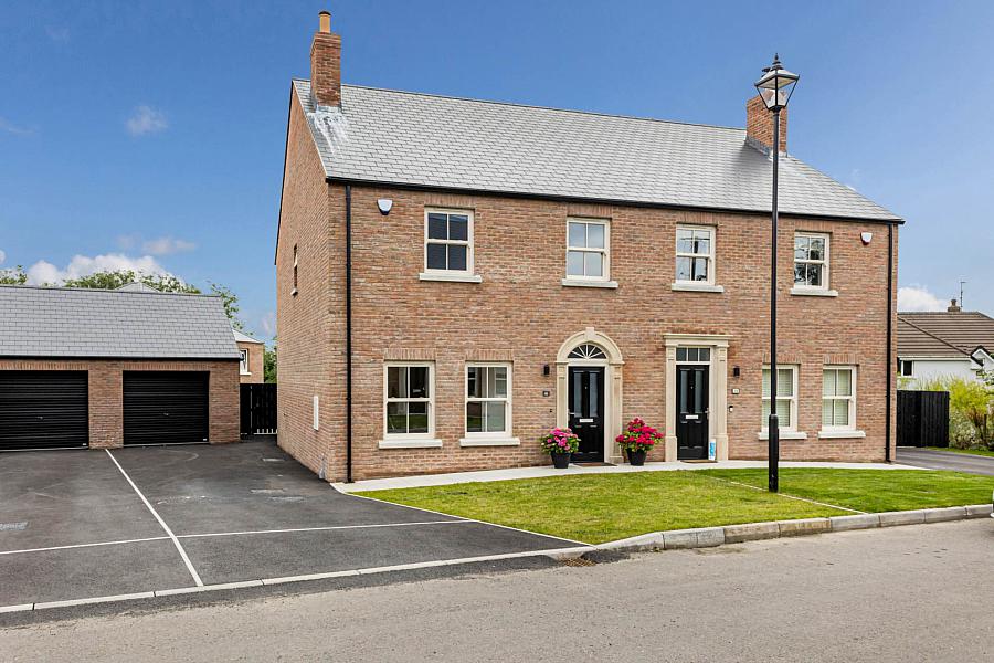 16 Churchview Meadows, Hillsborough, BT26 6TS