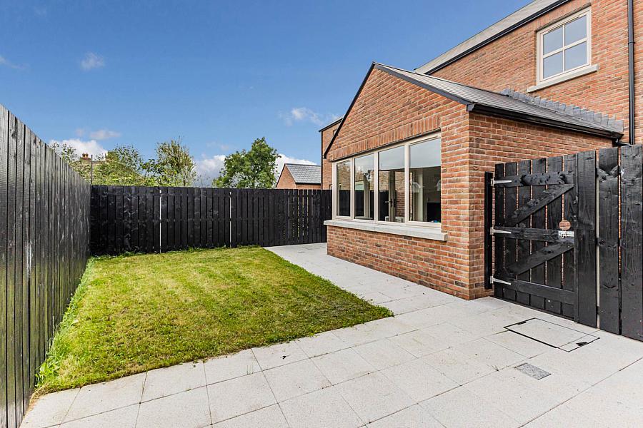 16 Churchview Meadows