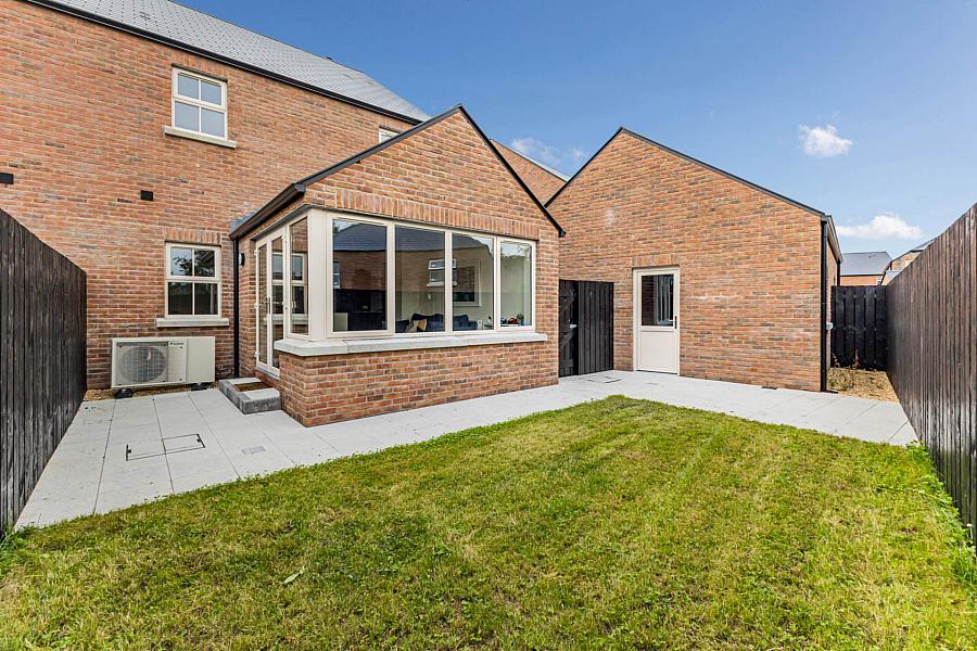 16 Churchview Meadows