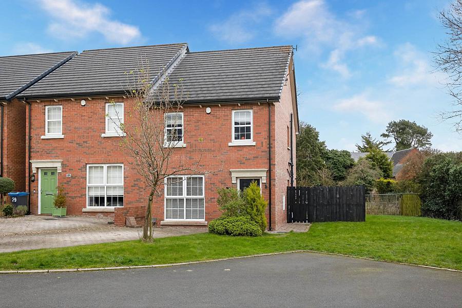 27 Meadow Green, Lisburn, BT28 3PB