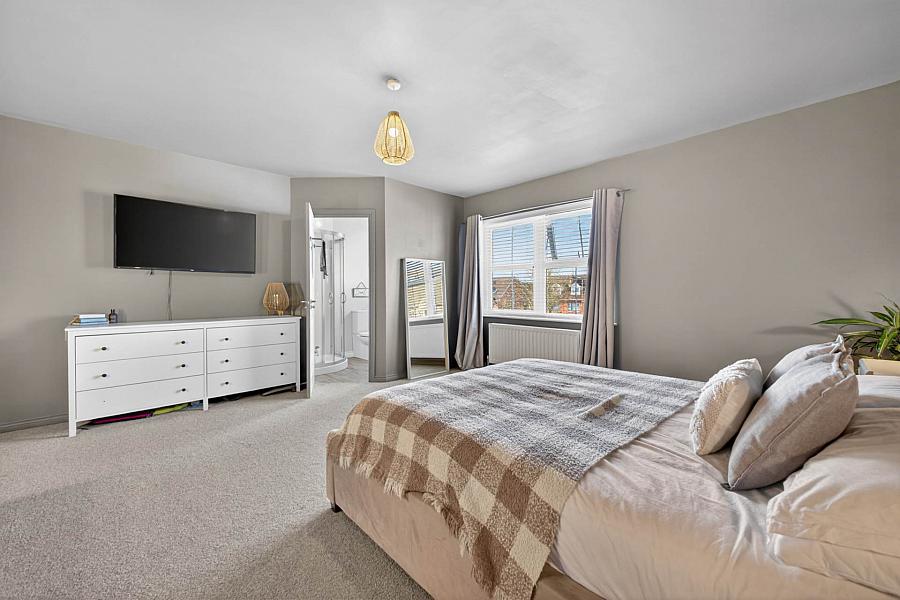 76 Wellington Park Avenue