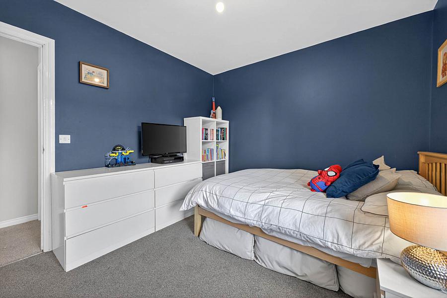 76 Wellington Park Avenue