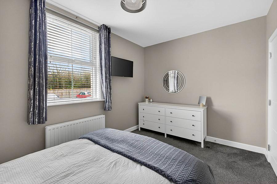 Apt 2, 51 Ayrshire Road