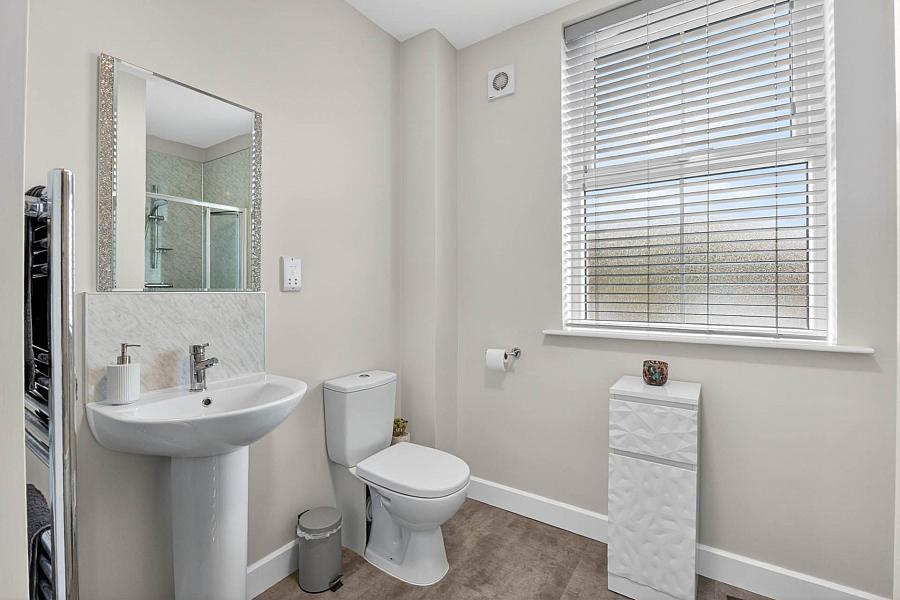 Apt 2, 51 Ayrshire Road