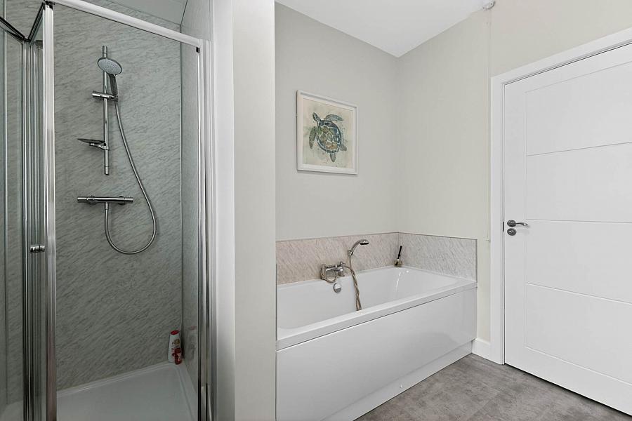 Apt 2, 51 Ayrshire Road