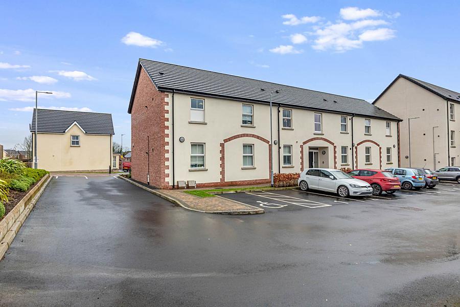 Apt 2, 51 Ayrshire Road