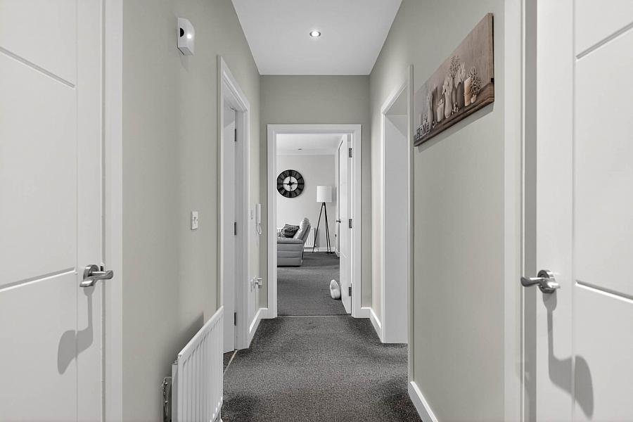 Apt 2, 51 Ayrshire Road