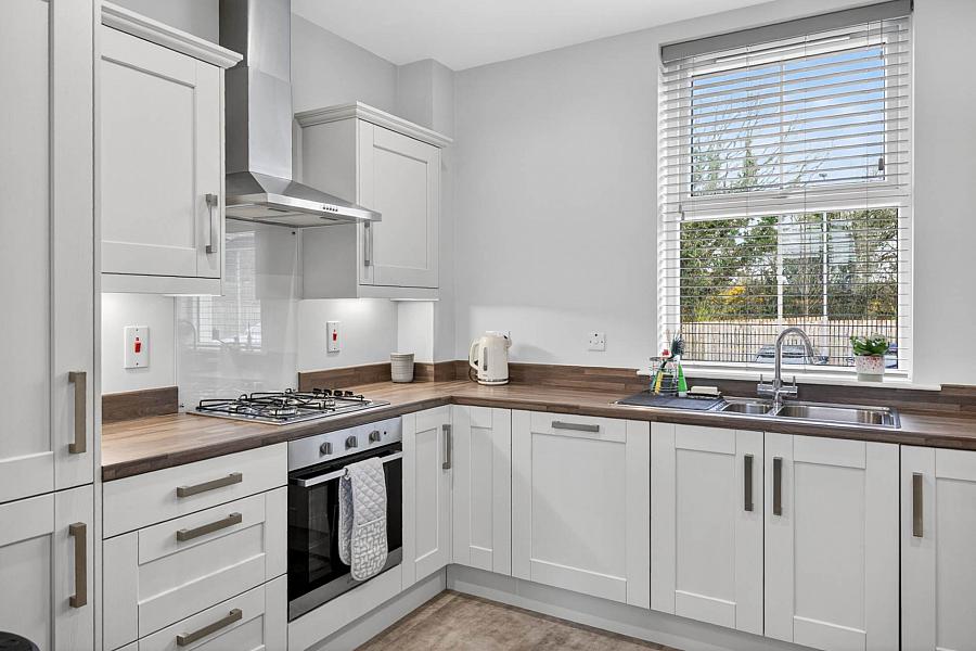 Apt 2, 51 Ayrshire Road