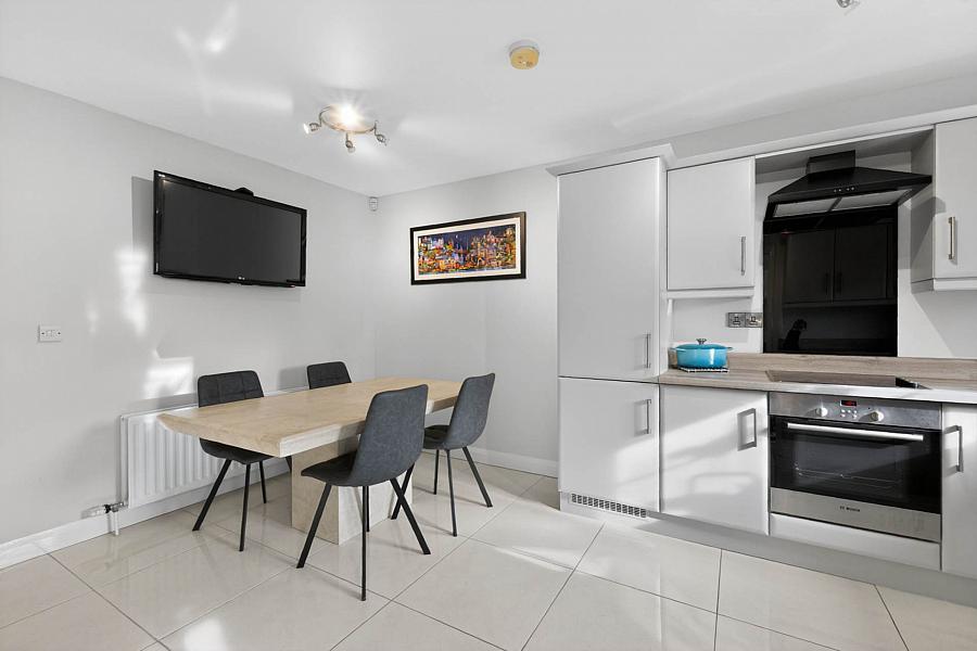 130 Wellington Park Avenue