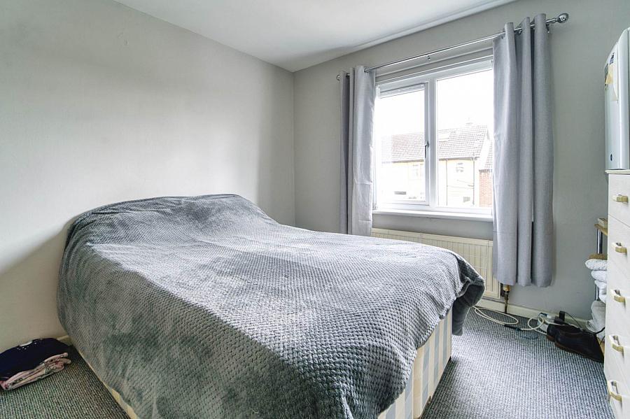 82 Hertford Crescent