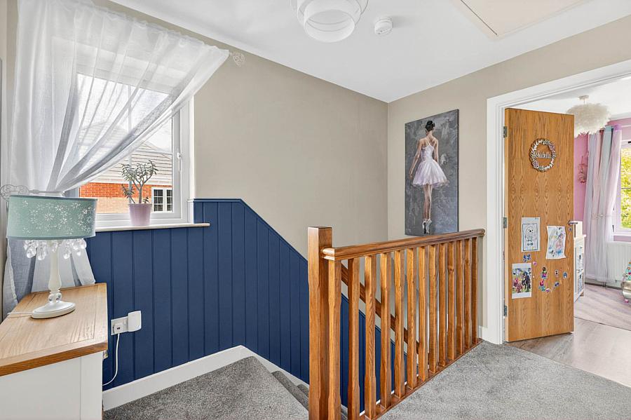 3A Holstein Crescent