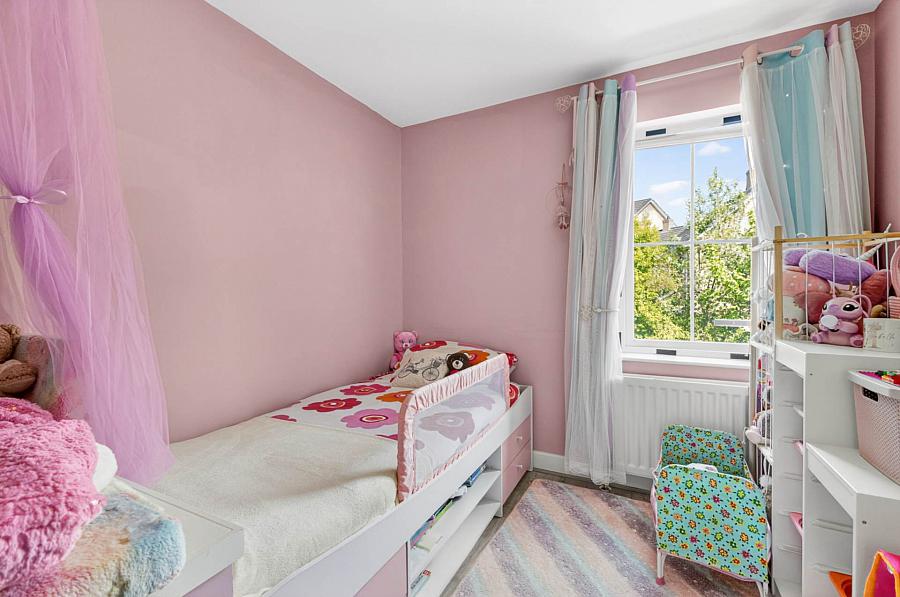 3A Holstein Crescent