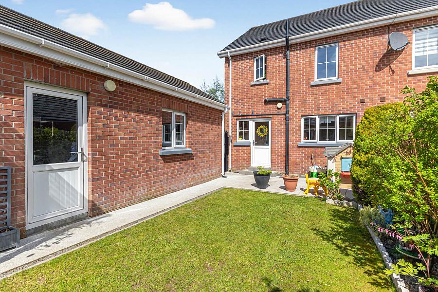 3A Holstein Crescent