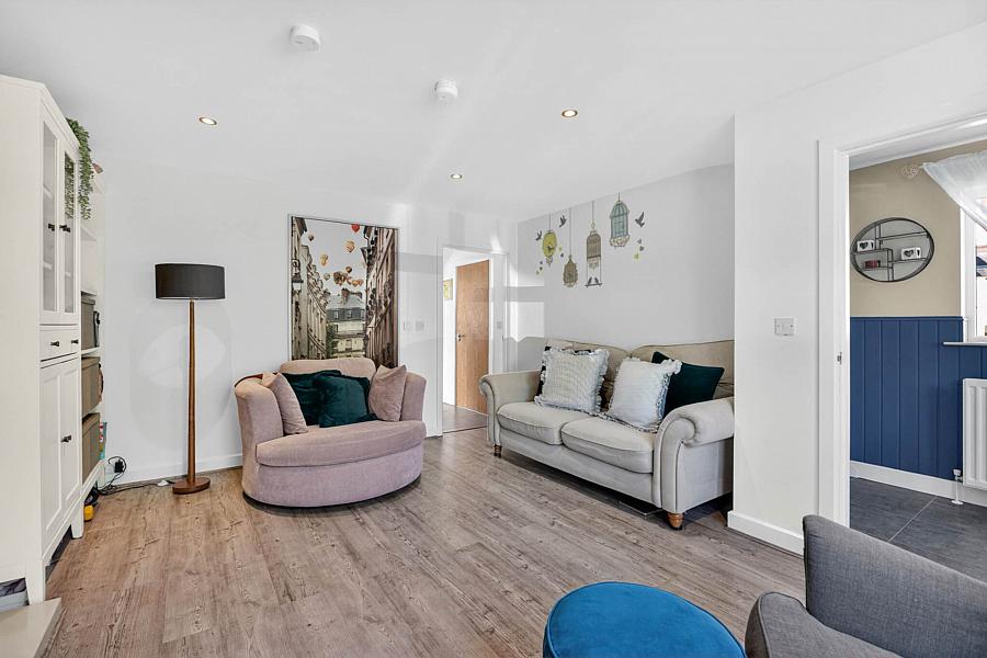 3A Holstein Crescent