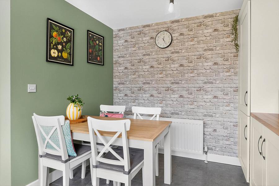 3A Holstein Crescent