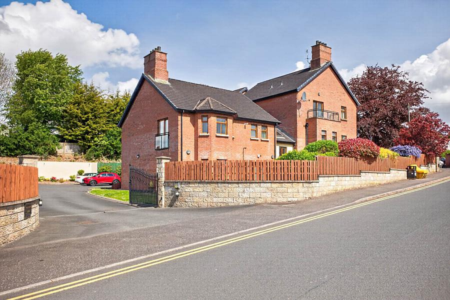 4 Thornleigh Mews
