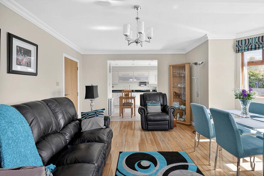 4 Thornleigh Mews