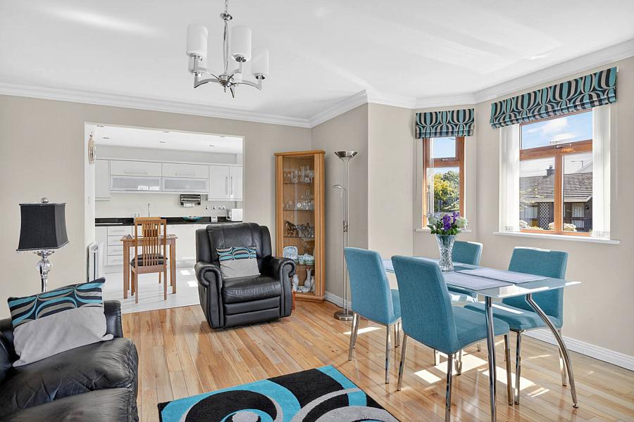 4 Thornleigh Mews