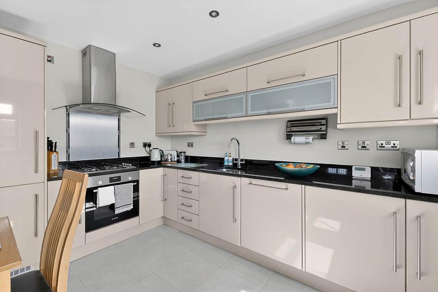 4 Thornleigh Mews