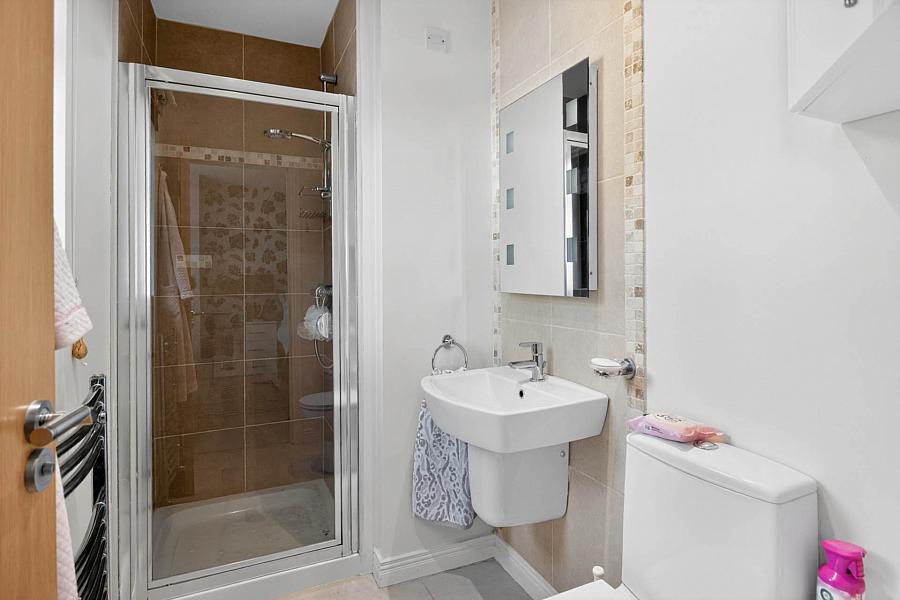 4 Thornleigh Mews